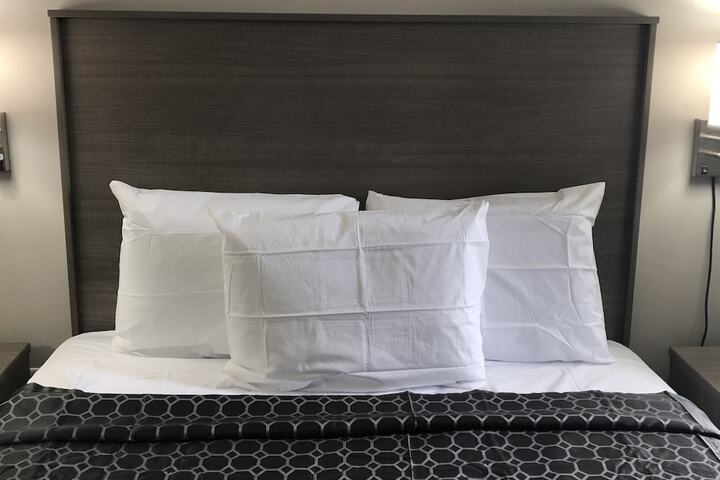 Room 22 of 28
