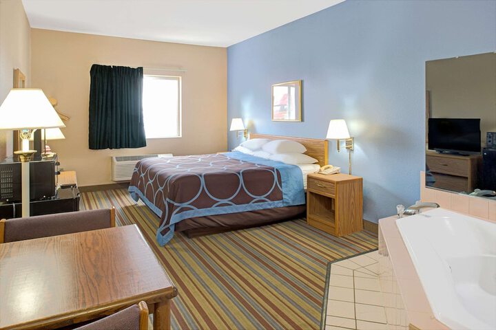 Room 7 of 25