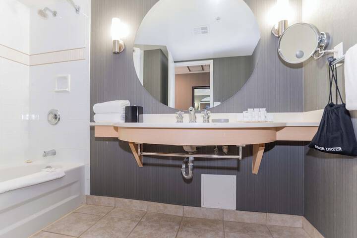 Sandman Signature Vancouver Airport Hotel & Resort