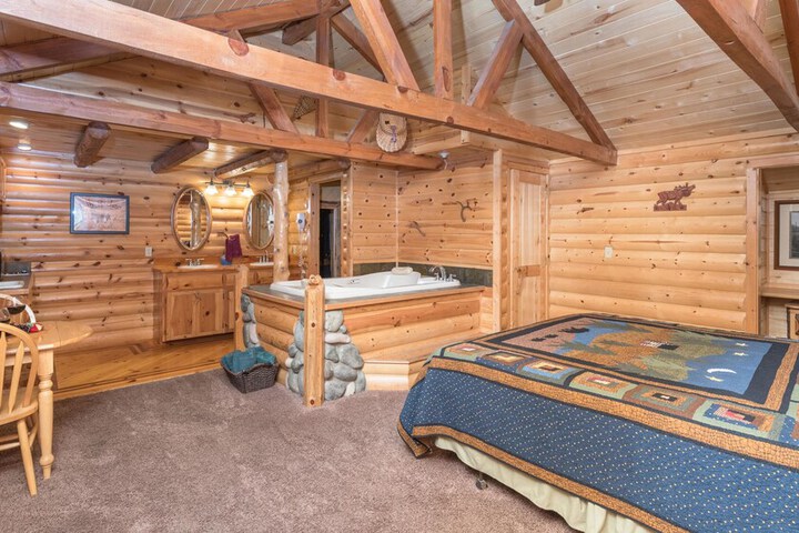 Upper Canyon Inn & Cabins