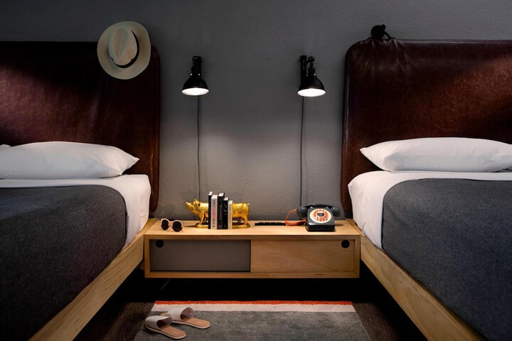 Room 46 of 80
