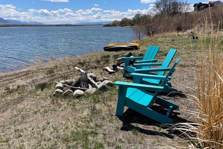 Ennis Lake Studio w / Kayak Pool & Fire Pit!