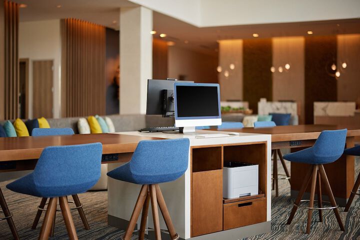 Business Center 34 of 38