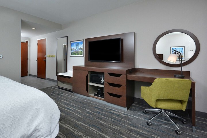 Room 52 of 79