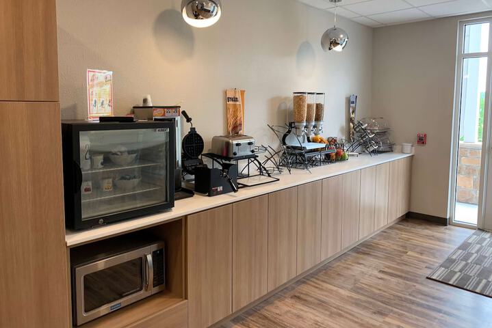 Breakfast/Coffee Service 19 of 25