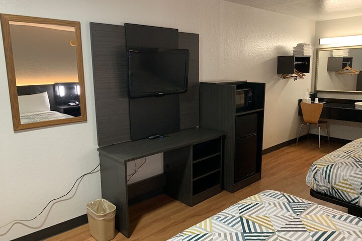 Room 7 of 24