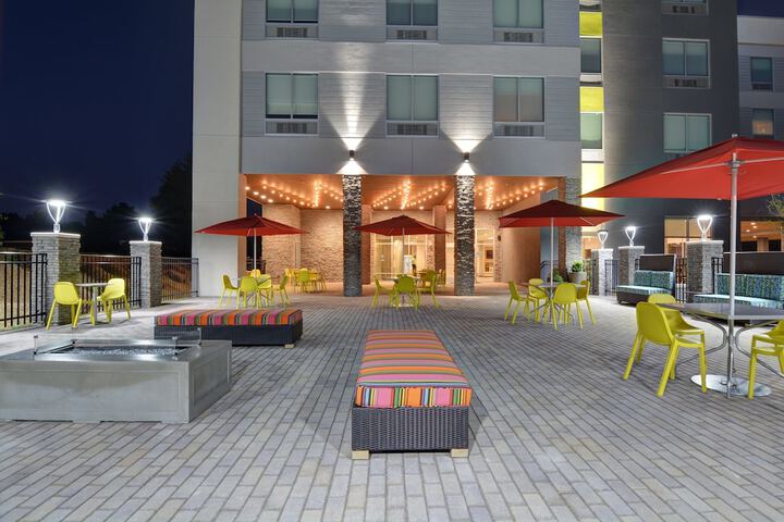 Hotel Exterior 57 of 58