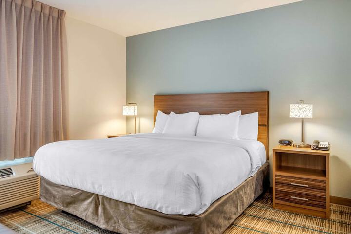 Room 16 of 28