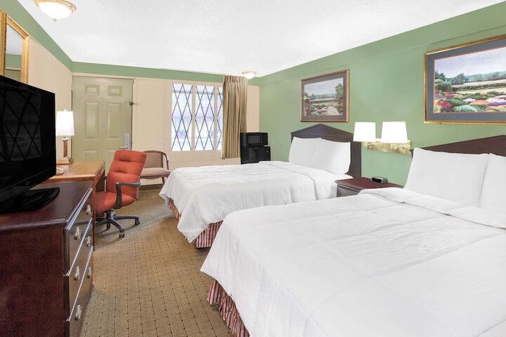 Room 15 of 30
