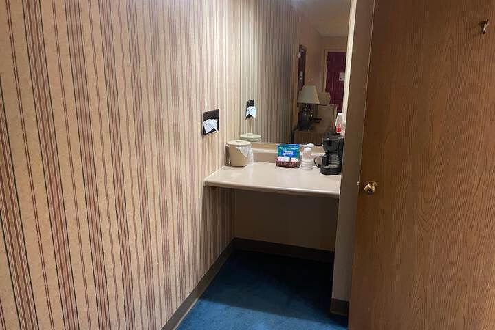 Room 9 of 22