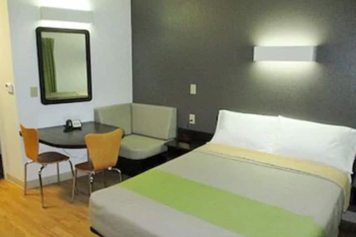 Room 34 of 38