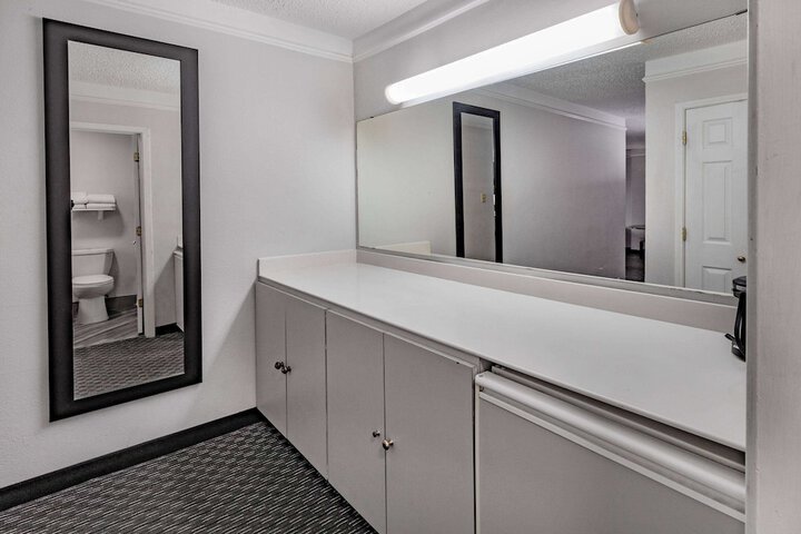 Room 58 of 65