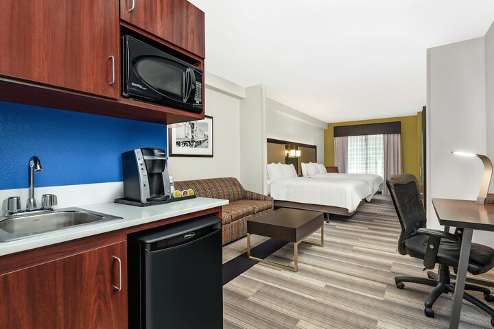 Room 27 of 56