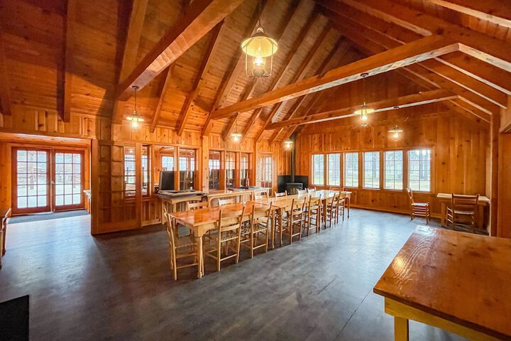 Lake Creek Lodge