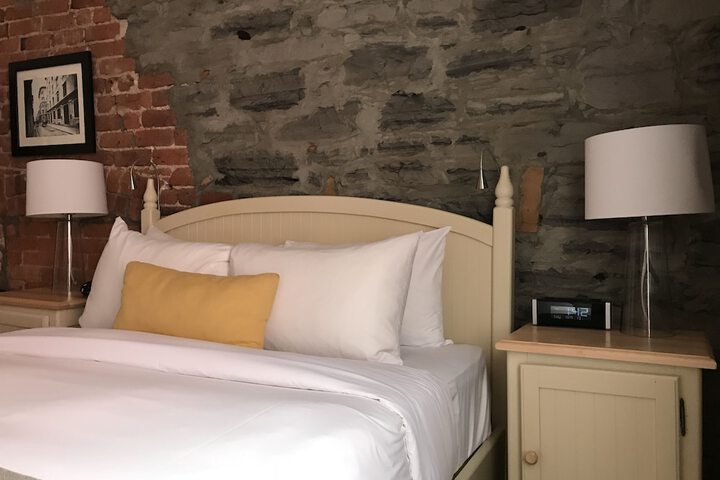 Room 22 of 38