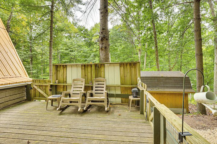 Carrollton Cabin w / Patio & Fire Pit!