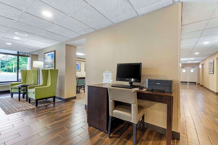 Business Center 36 of 36