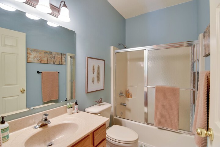 Scenic Views & Trail Access! Blue Ridge Mtns Condo