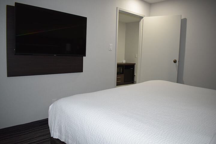 Room 13 of 25