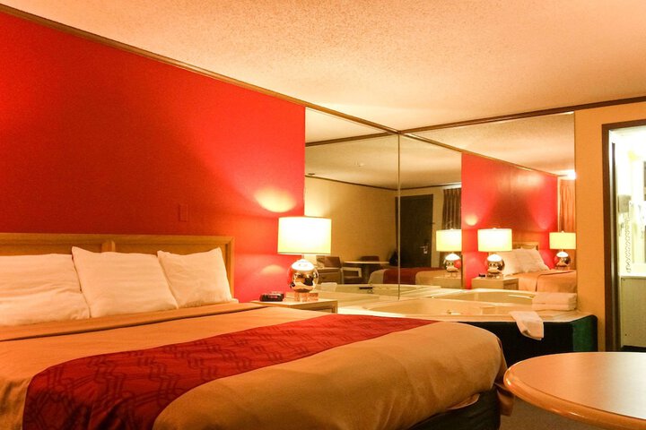 Econo Lodge Norwalk