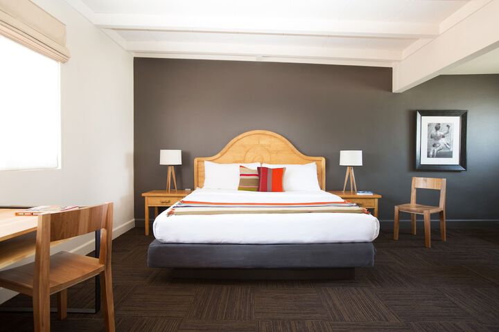 Room 43 of 68