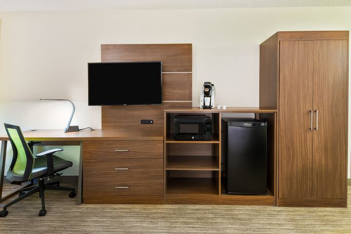 Room 12 of 33