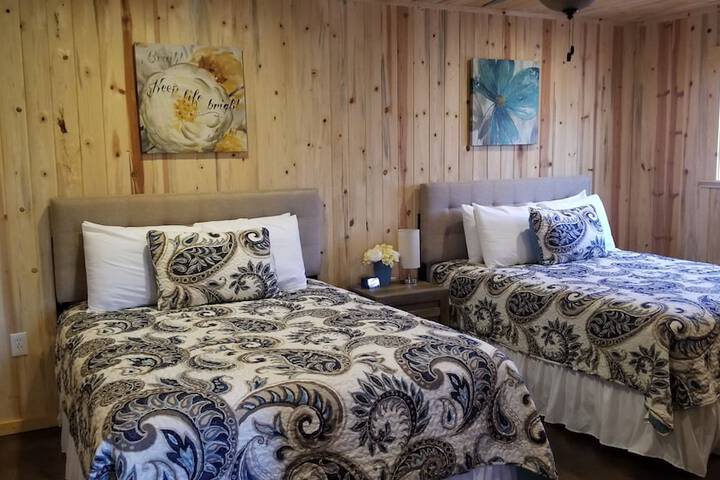 Bluff Gardens Cabins
