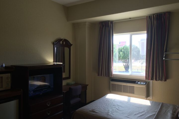 Room 7 of 11