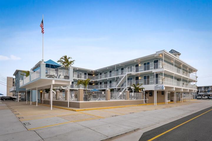 The Harbor Light Family Resort