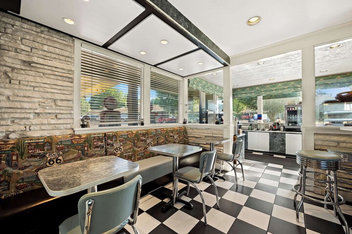 Best Western Route 66 Rail Haven