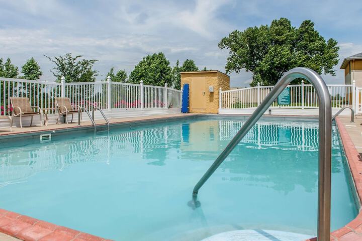 Pool 4 of 33