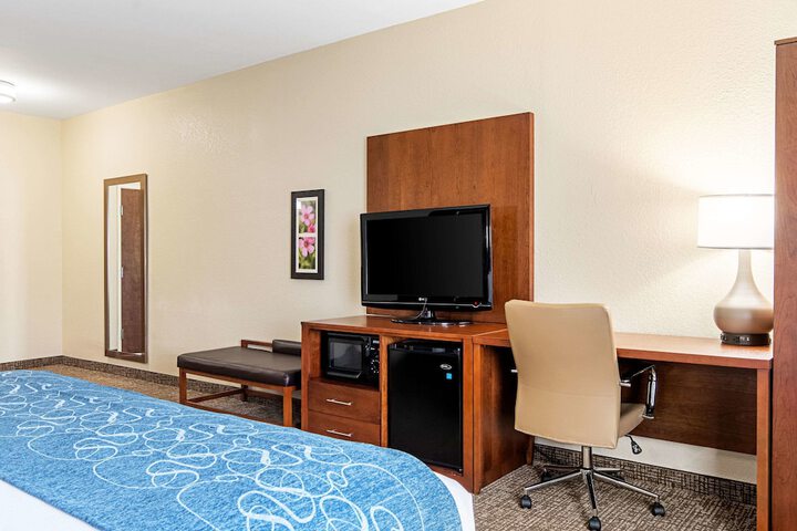 Room 10 of 28