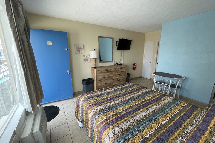 Room 33 of 66