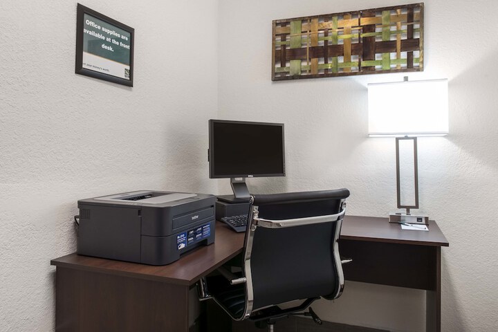 Business Center 41 of 41