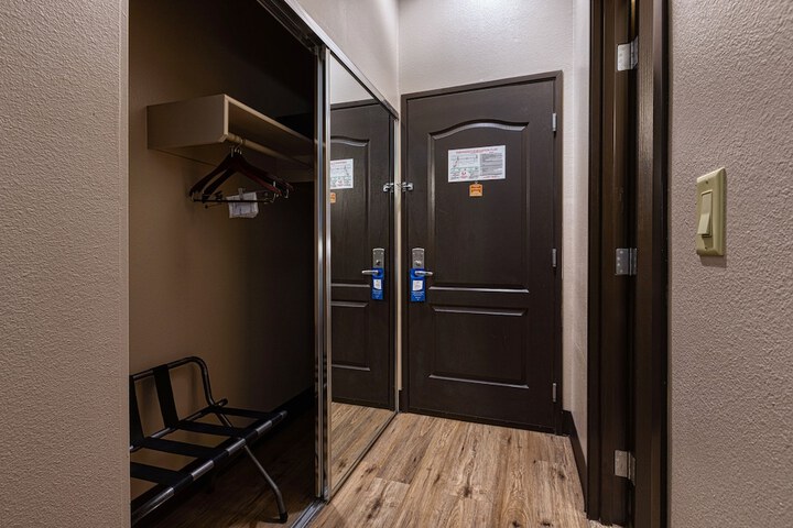 Room 164 of 170