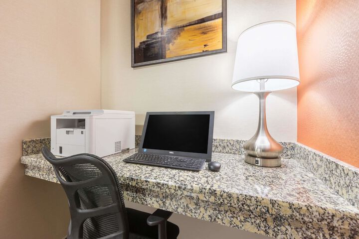 Business Center 18 of 18