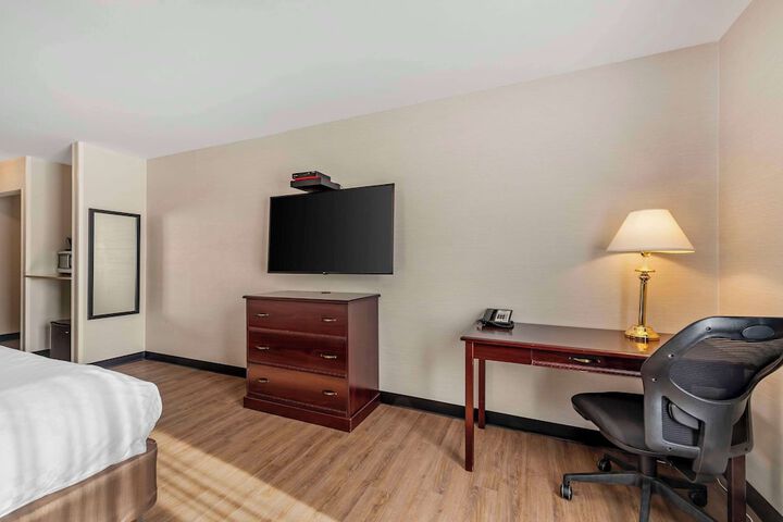 Room 17 of 40