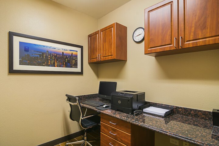 Business Center 57 of 59