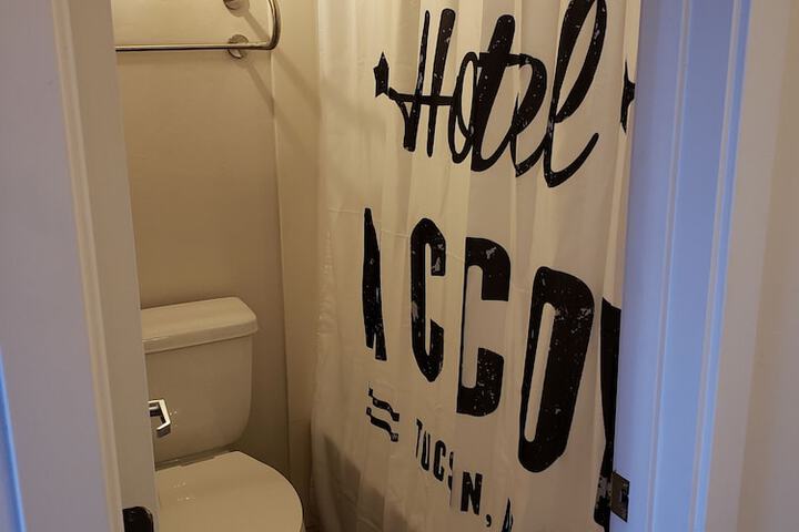 Hotel McCoy Tucson - Art Coffee, Beer, Wine