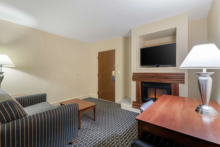 Room 28 of 69