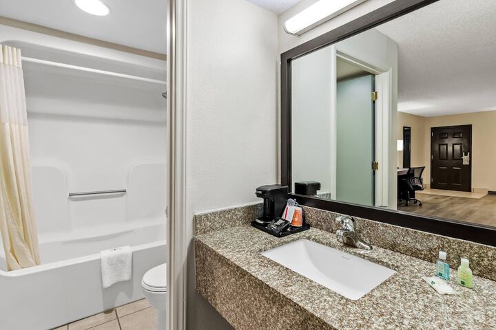 Quality Inn Hillsville