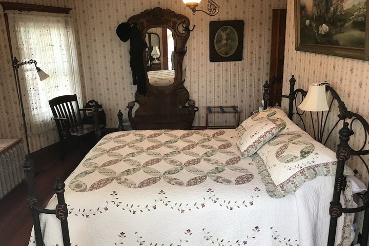 Room 28 of 47