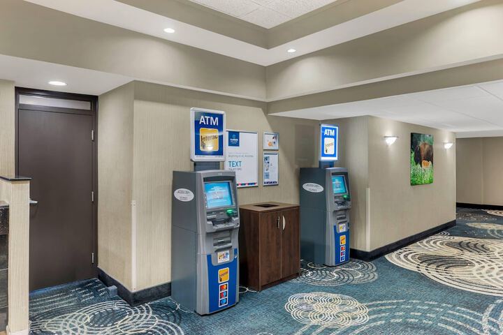 Clarion Hotel & Suites