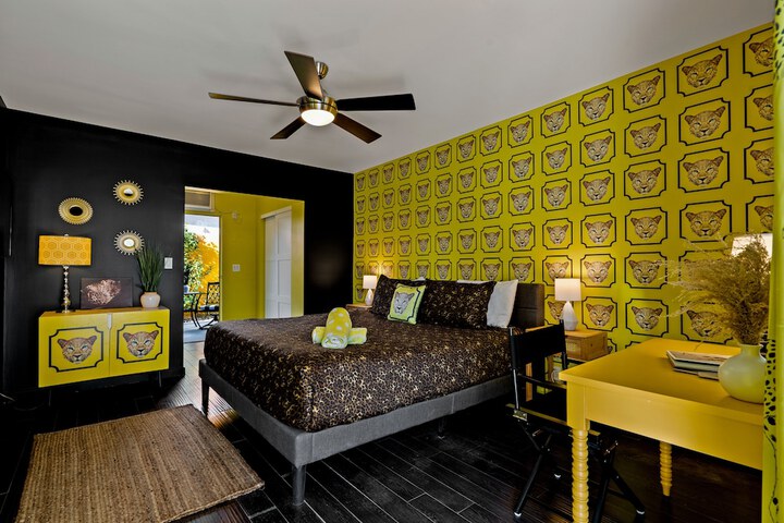 Room 13 of 26