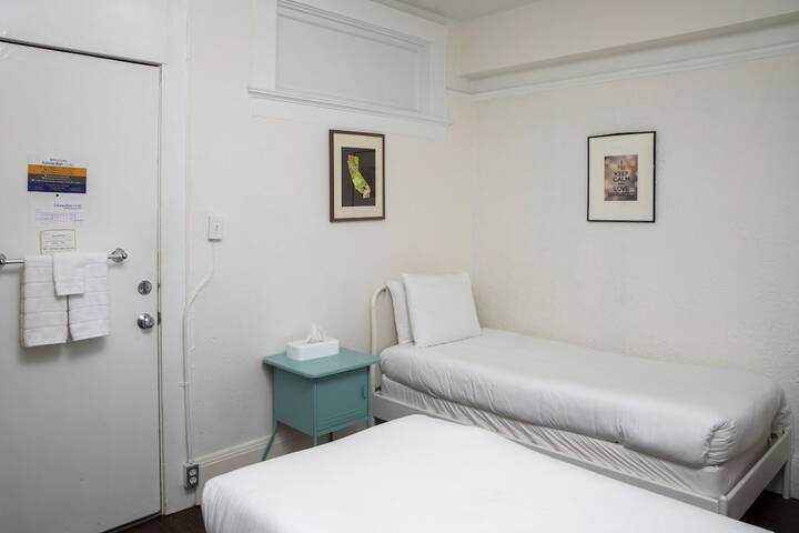 Room 108 of 120