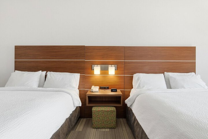 Holiday Inn Express & Suites Bethlehem Arpt-Allentown Area