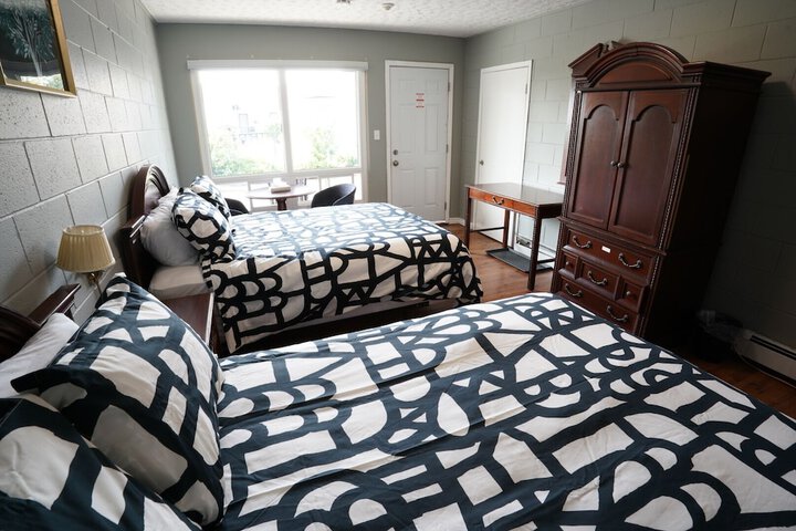 Room 28 of 44