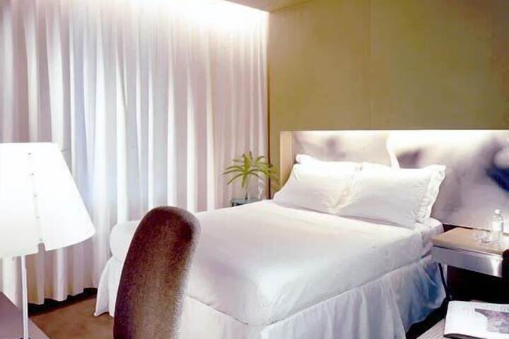 Room 28 of 40