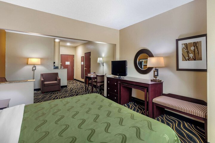 Quality Suites Addison - Dallas