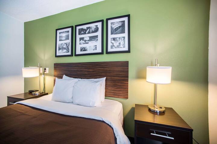 Room 13 of 38